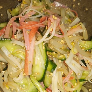 もやしときゅうりとカニカマの簡単ピリ辛中華サラダ